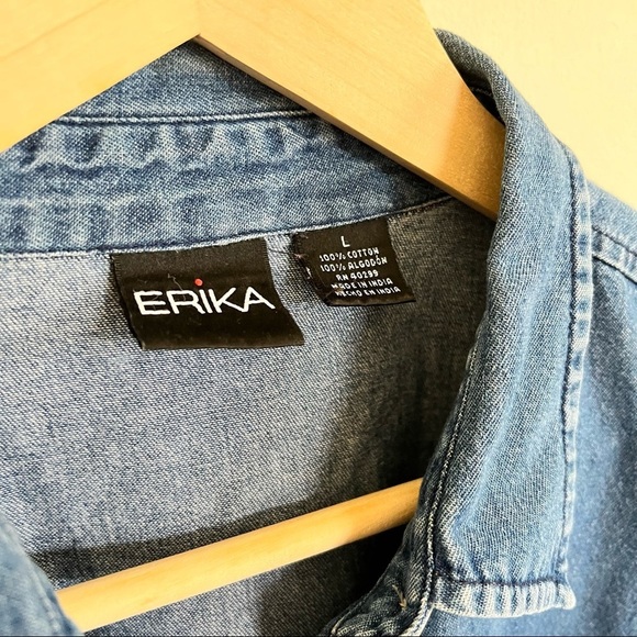 π
ΊDENIM Short Sleeve Button Down w/ Floral Embroidery - Picture 5 of 8